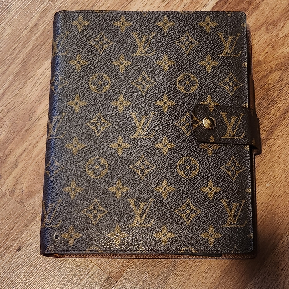 Louis Vuitton GM Monogram Ring Agenda